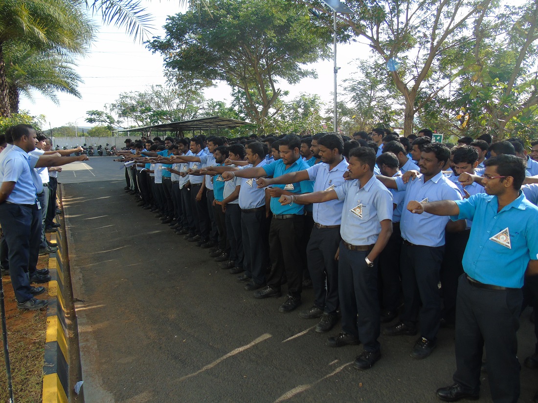 印度公司举行清静日宣誓运动